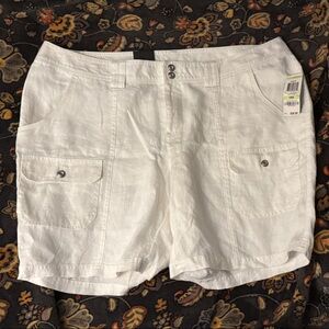 INC International Concepts White Cargo Women’s Shorts
